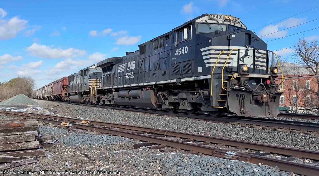 NS 4540 leads 18Q.